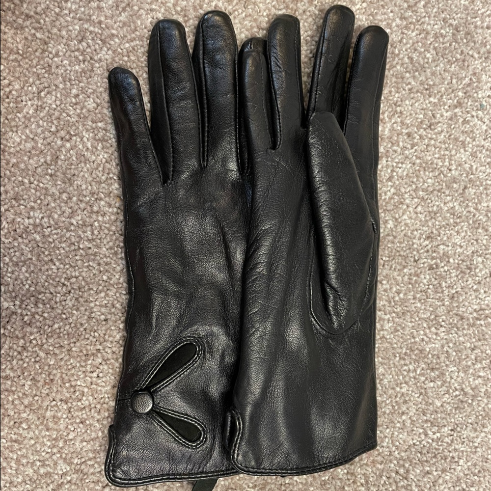 Winter woman leather gloves